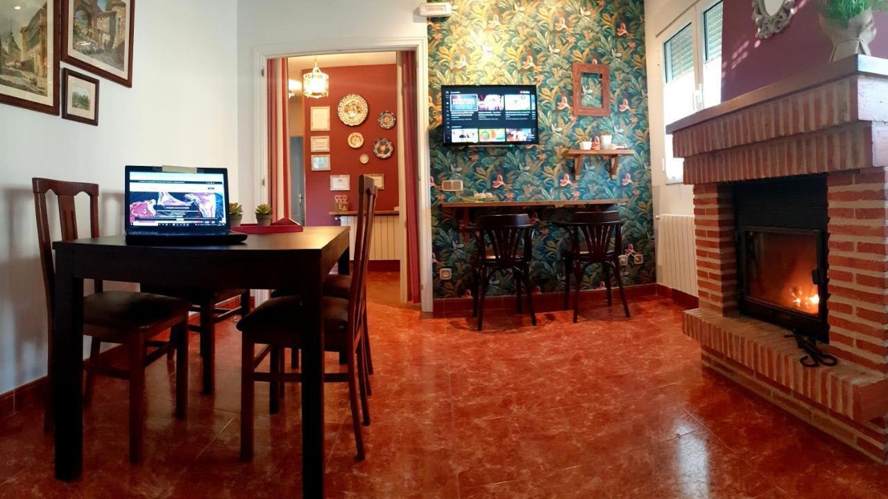 Entreacebedas Rural&vacaciones, Con Jardin A Hora De Madrid Gastronomia Y Ahorro Country house