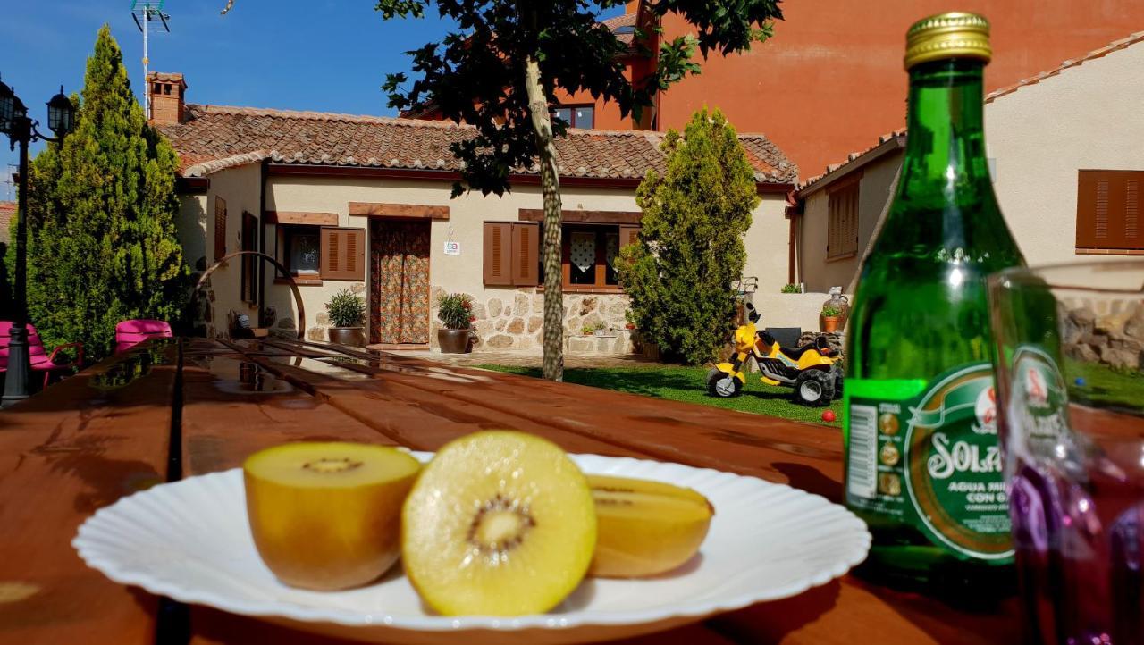 Entreacebedas Rural&vacaciones, Con Jardin A Hora De Madrid Gastronomia Y Ahorro Country house *