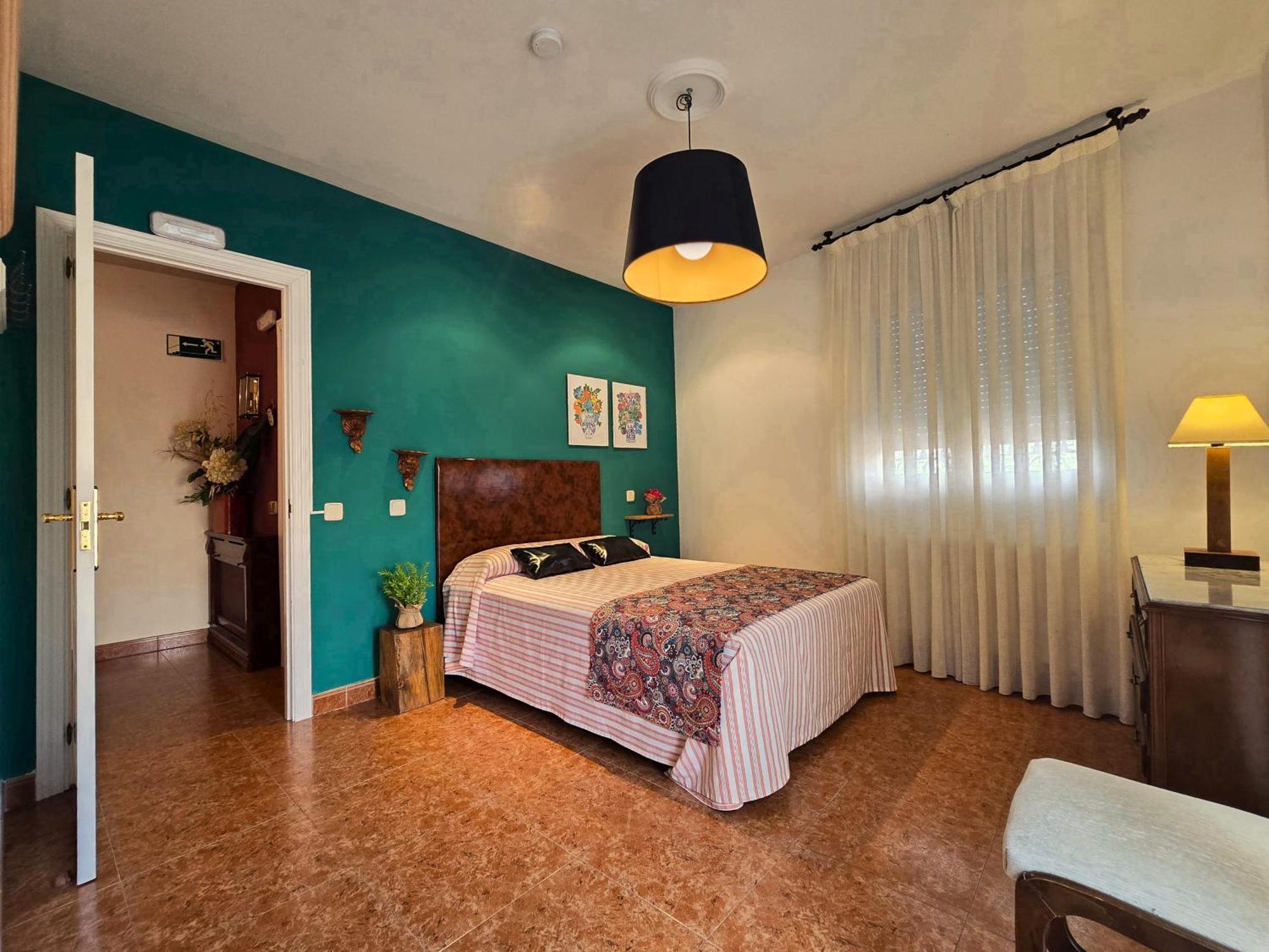 Entreacebedas Rural&vacaciones, Con Jardin A Hora De Madrid Gastronomia Y Ahorro *