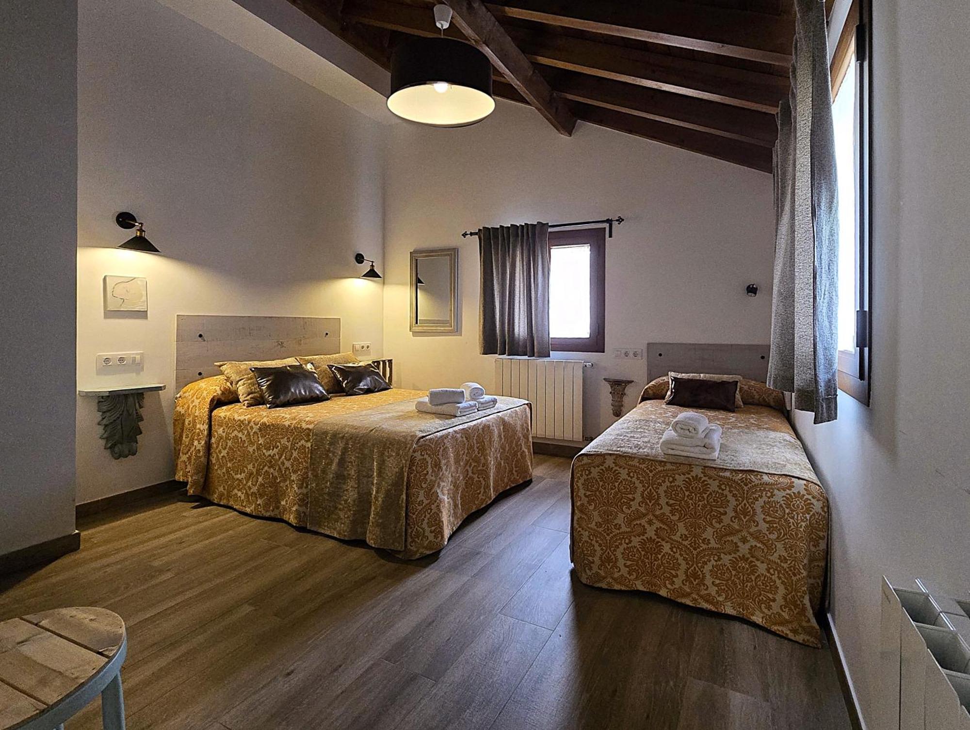 Entreacebedas Rural&vacaciones, Con Jardin A Hora De Madrid Gastronomia Y Ahorro Country house Segovia
