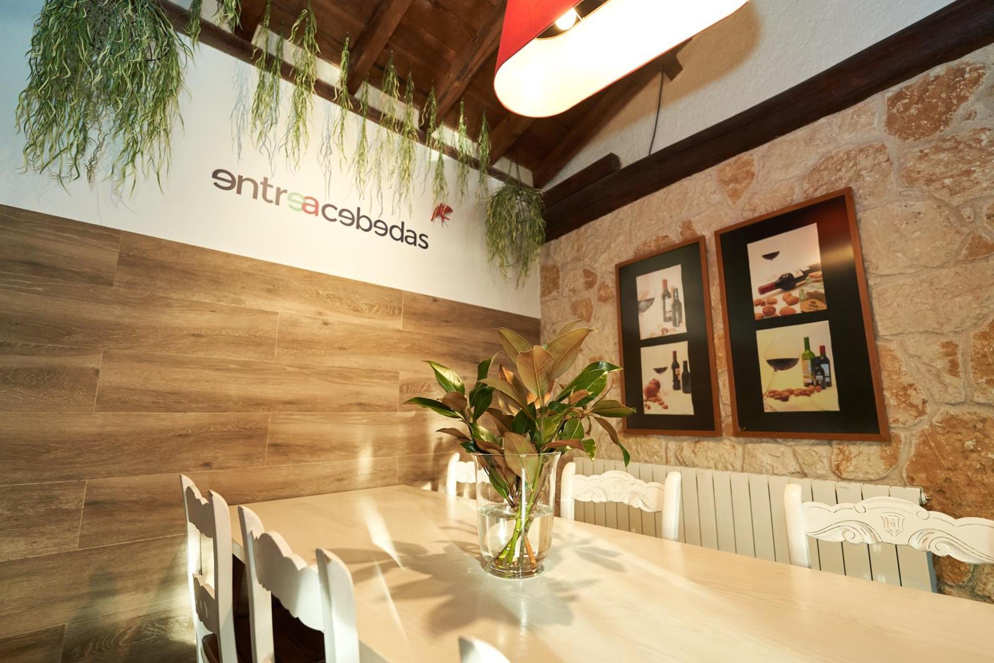 Entreacebedas Rural&vacaciones, Con Jardin A Hora De Madrid Gastronomia Y Ahorro Country house *