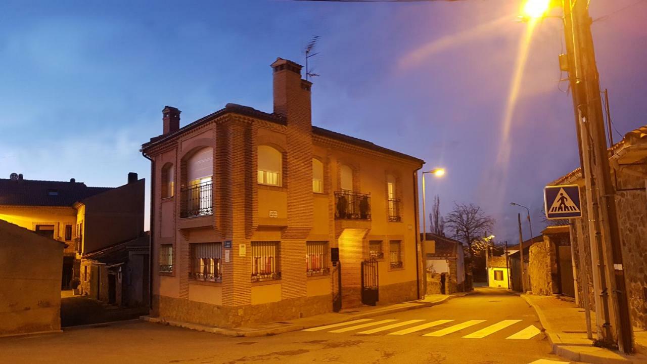 Country house Entreacebedas Rural&vacaciones, Con Jardin A Hora De Madrid Gastronomia Y Ahorro Segovia